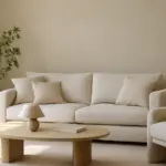 Colori neutri per la zona living moderna: l’effetto rilassante che trasforma la percezione degli spazi